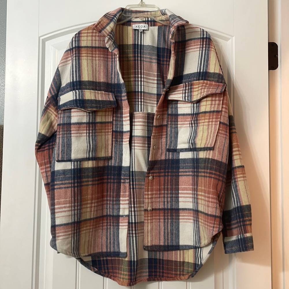 Acoa shacket perfect for the fall. Never worn